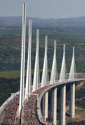 Foule sur Viaduc